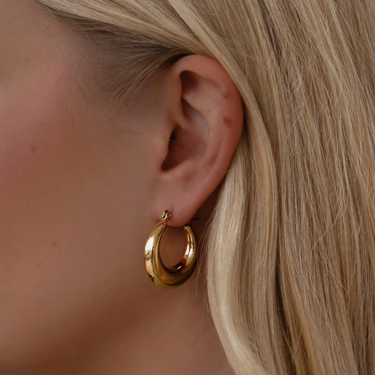 Ana Hoop Earrings - Image 3