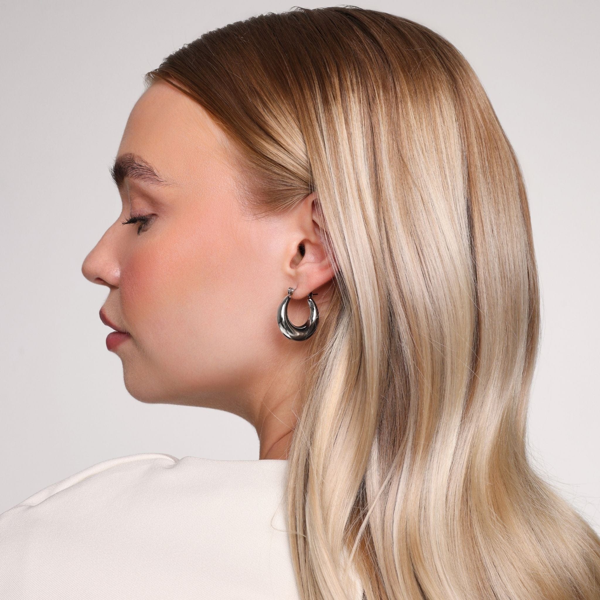 Ana Hoop Earrings - Image 9