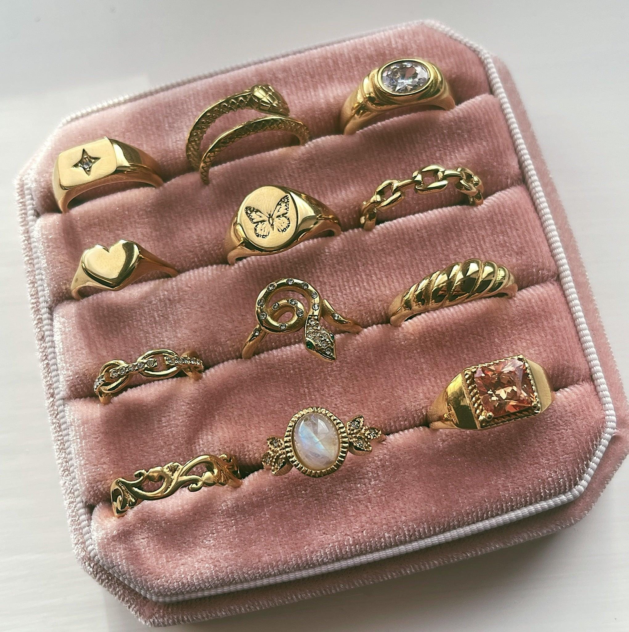 Anastasia Signet Ring - Image 4