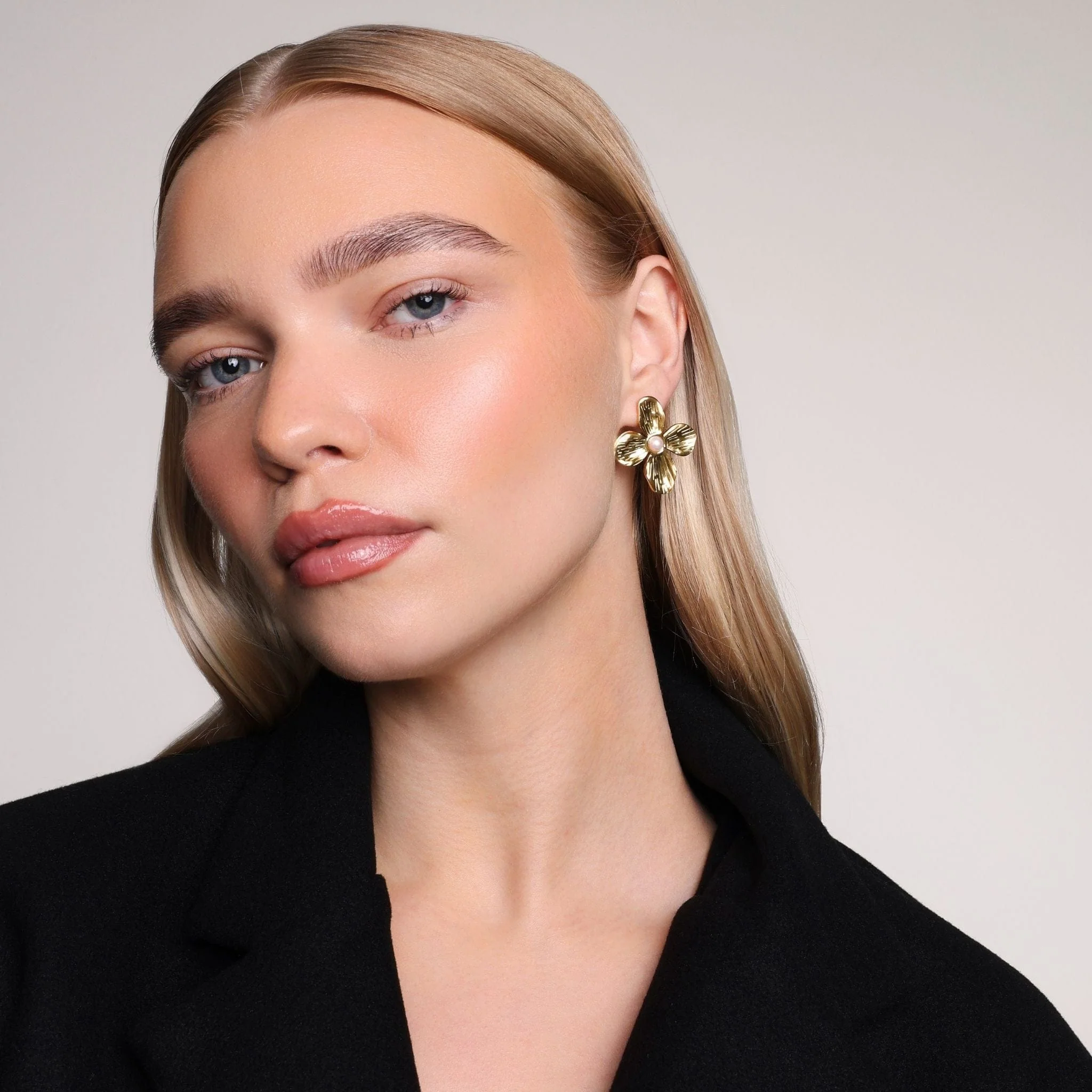 Aurelie Flower Pearl Stud Earrings - Image 11
