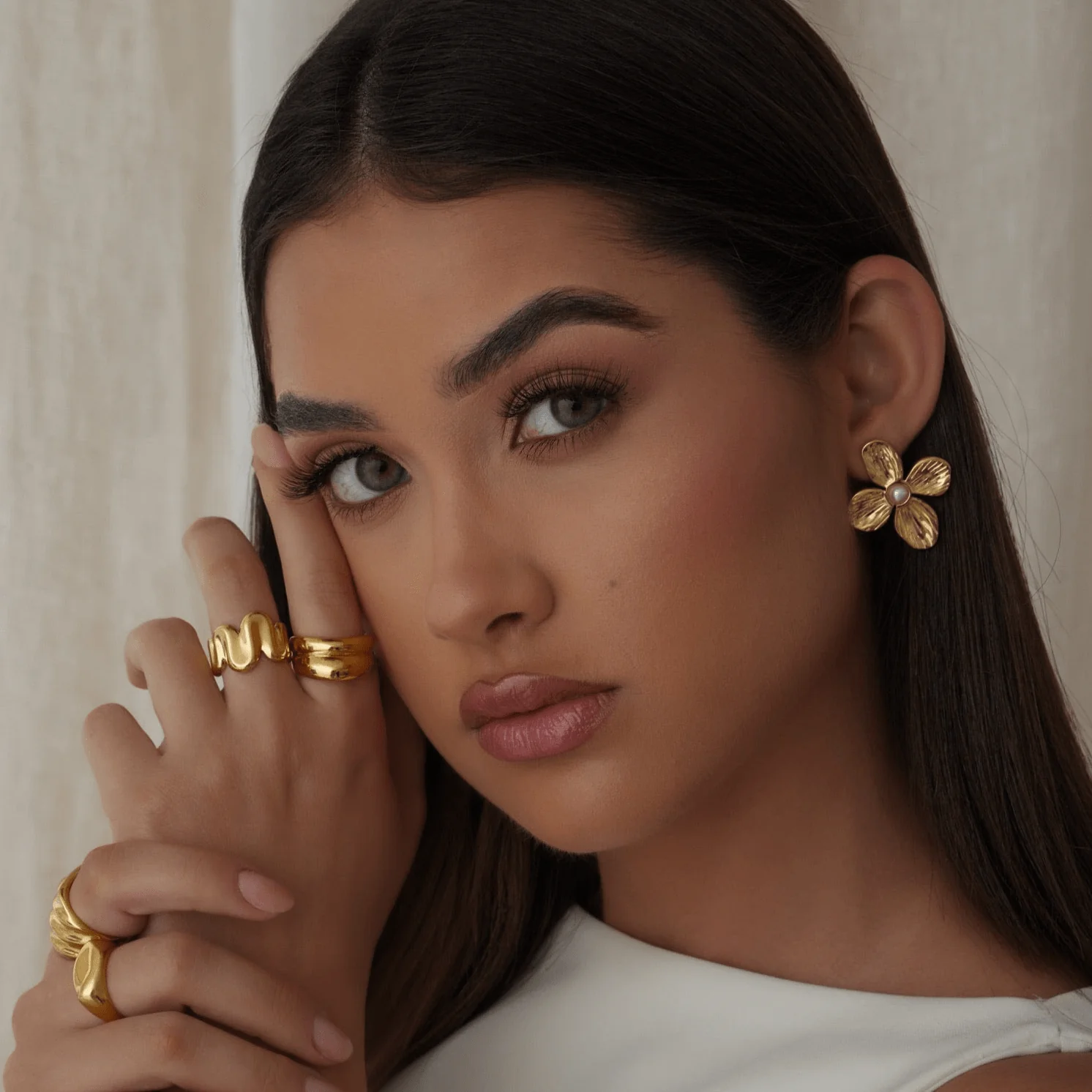 Aurelie Flower Pearl Stud Earrings - Image 8
