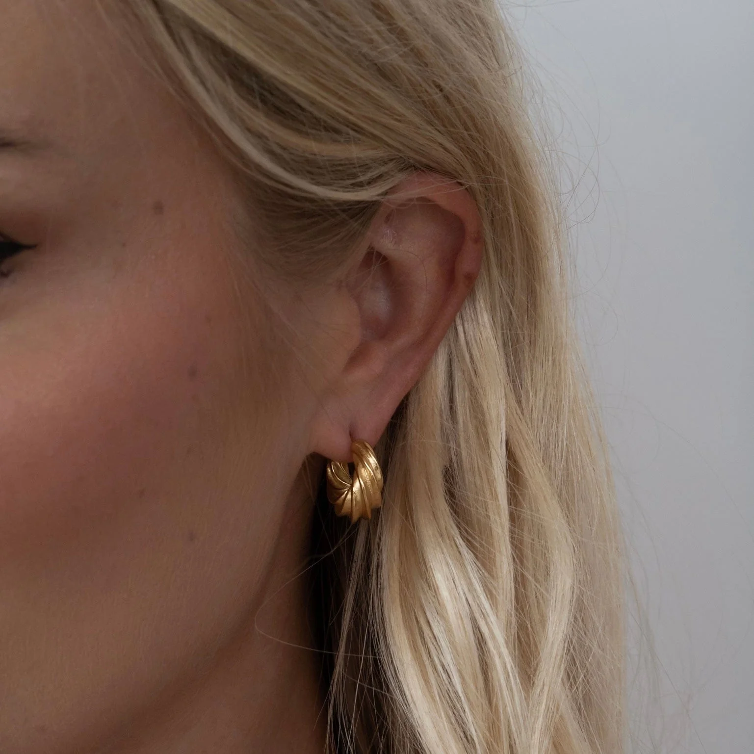 Carmel Hoop Earrings - Image 3