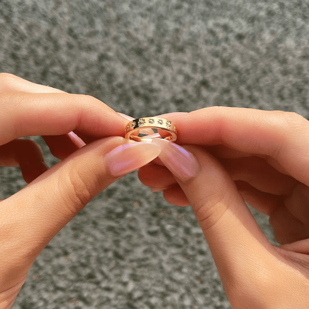 Daisy Chain Ring - Image 2
