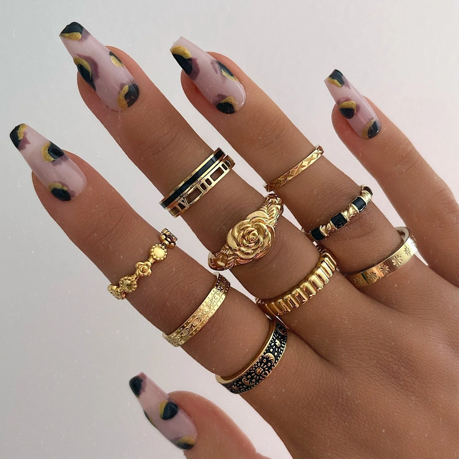 Daisy Chain Ring - Image 4