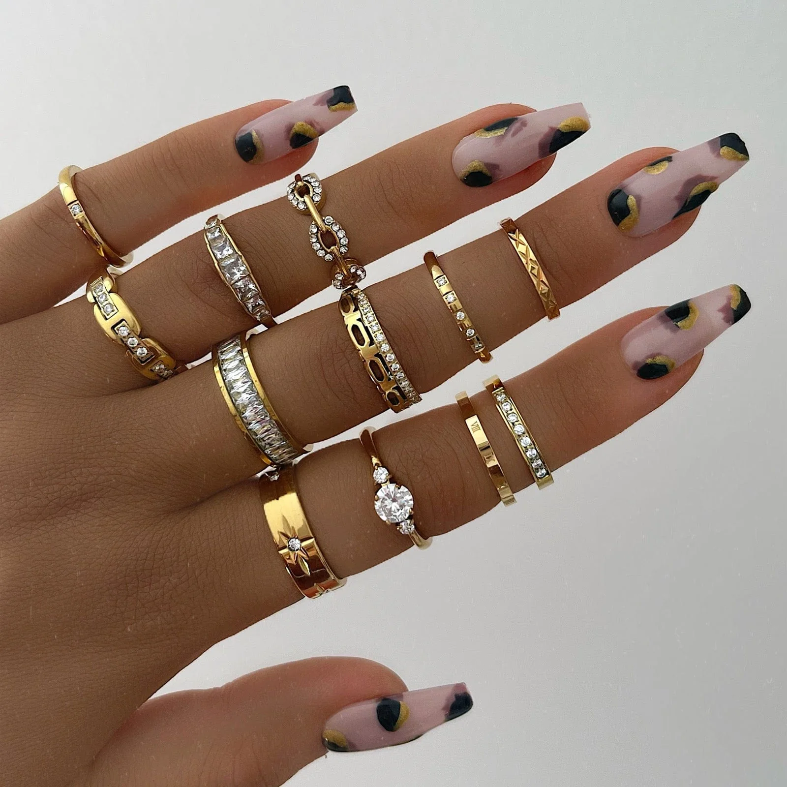 Daphne Star Ring - Image 3