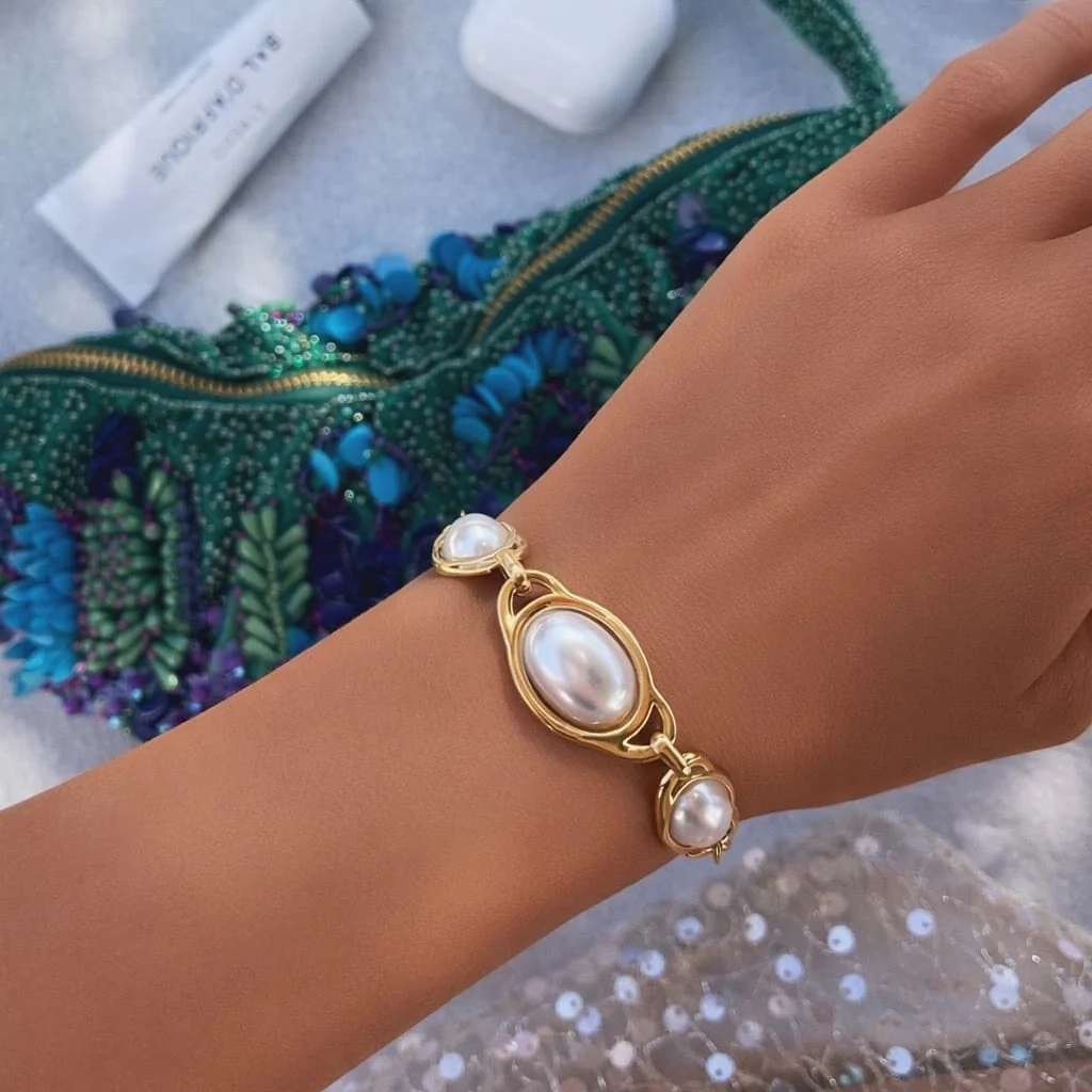 Imogen Pearl Bracelet - Image 2
