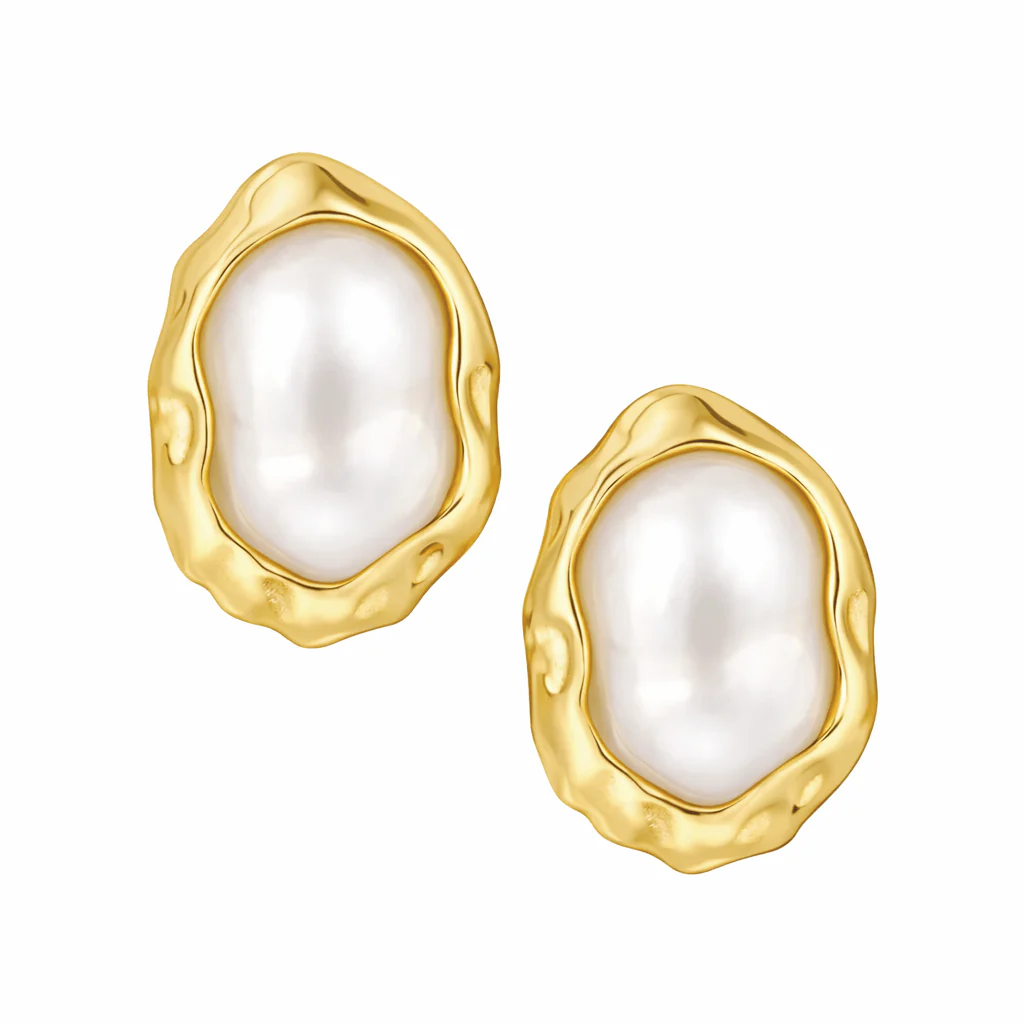 Larissa Pearl Stud Earrings