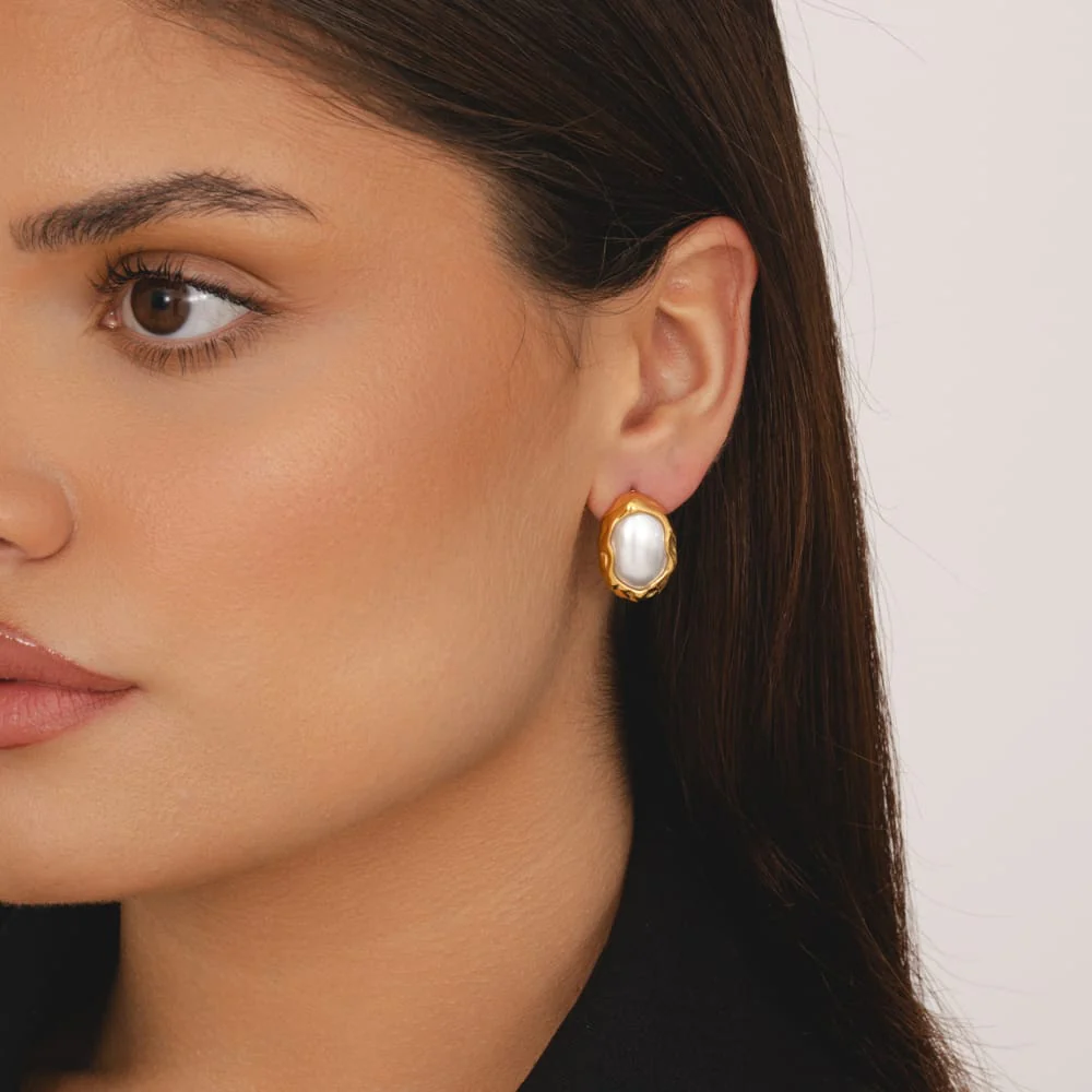 Larissa Pearl Stud Earrings - Image 2