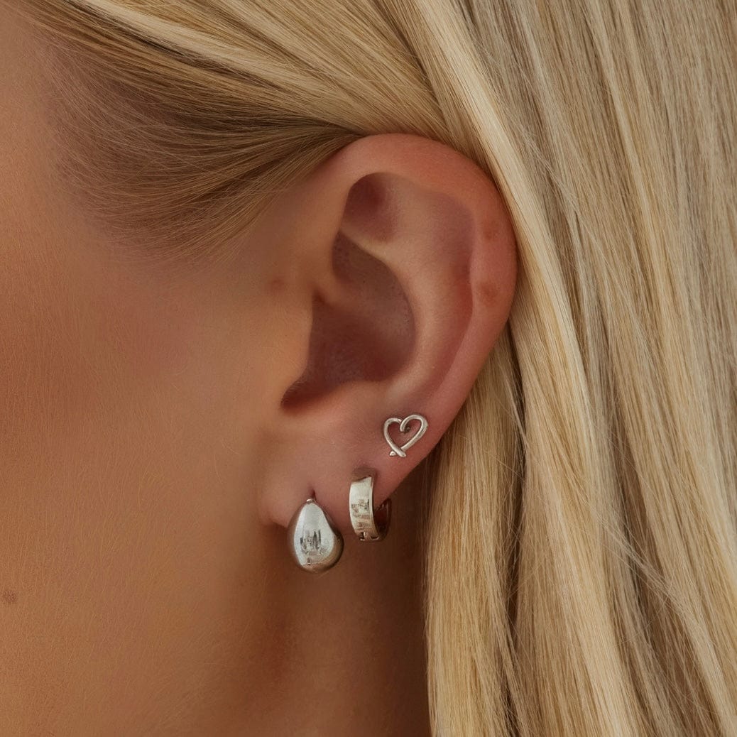 Larsa Stud Earrings - Image 3
