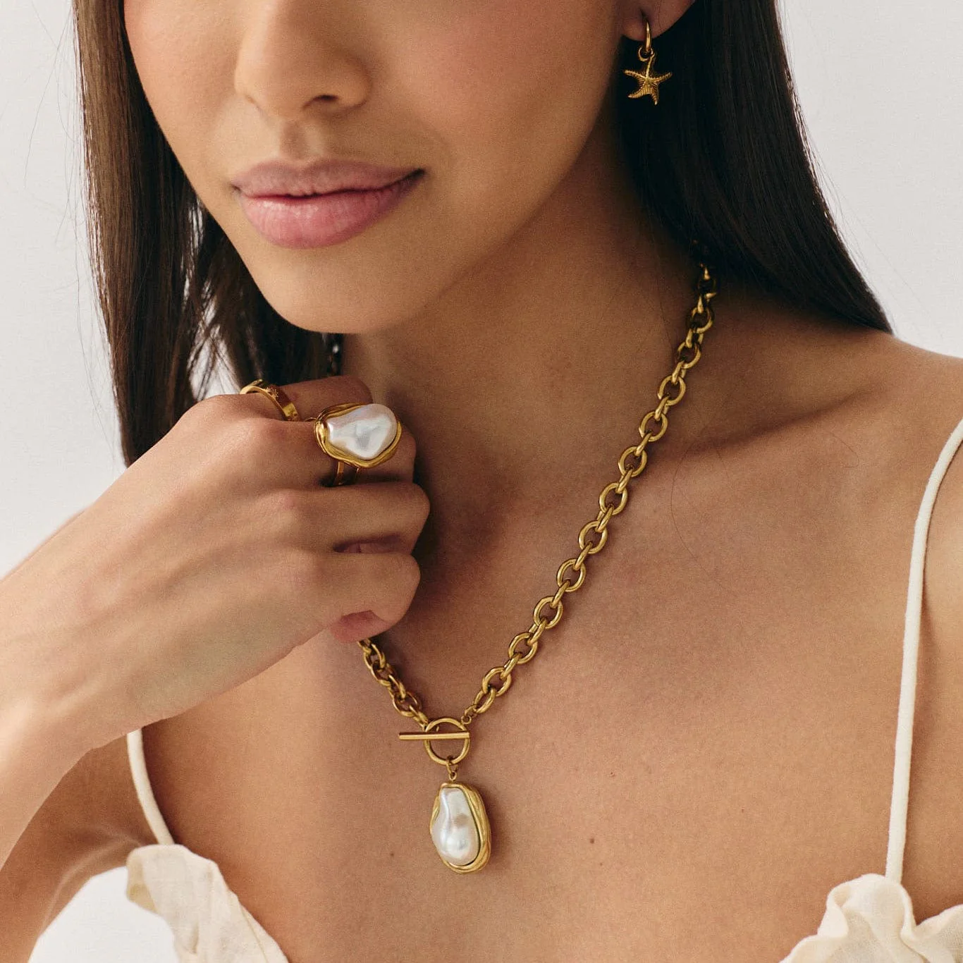 Laurel Pearl TBar Necklace - Image 14