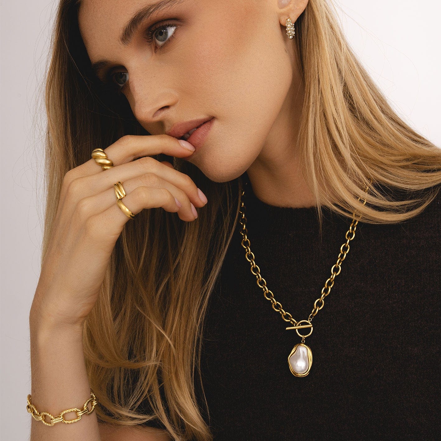 Laurel Pearl TBar Necklace - Image 7