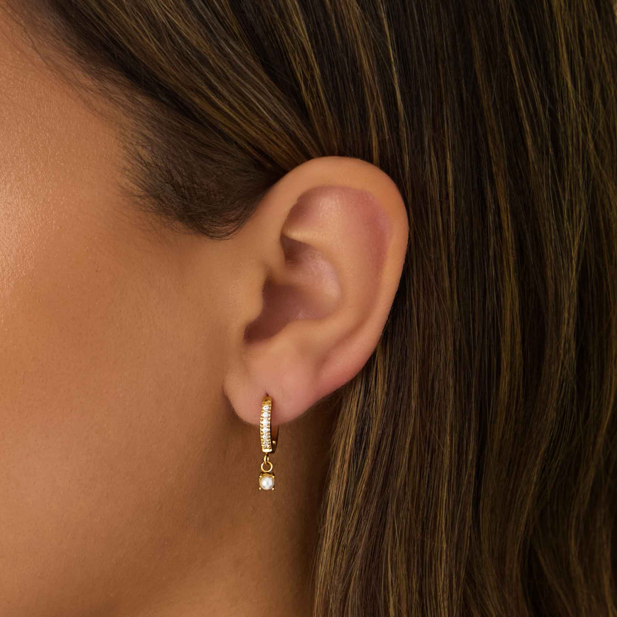 Priscilla Pearl Hoop Earrings - Image 4