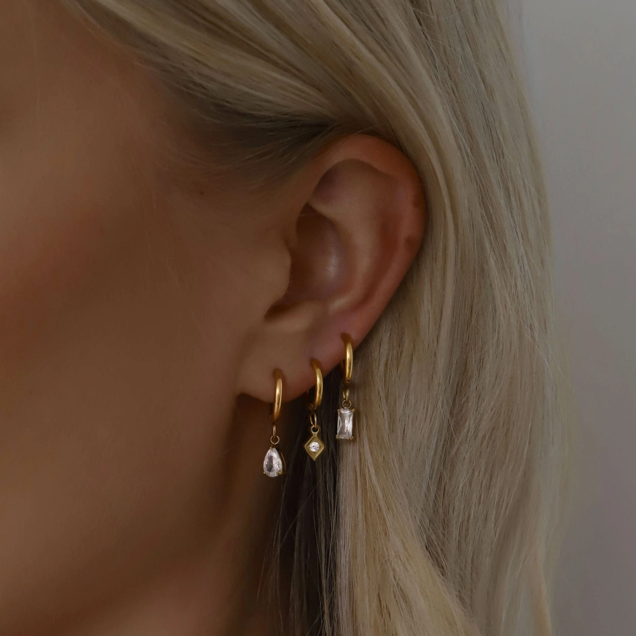 Una Hoop Earrings - Image 2
