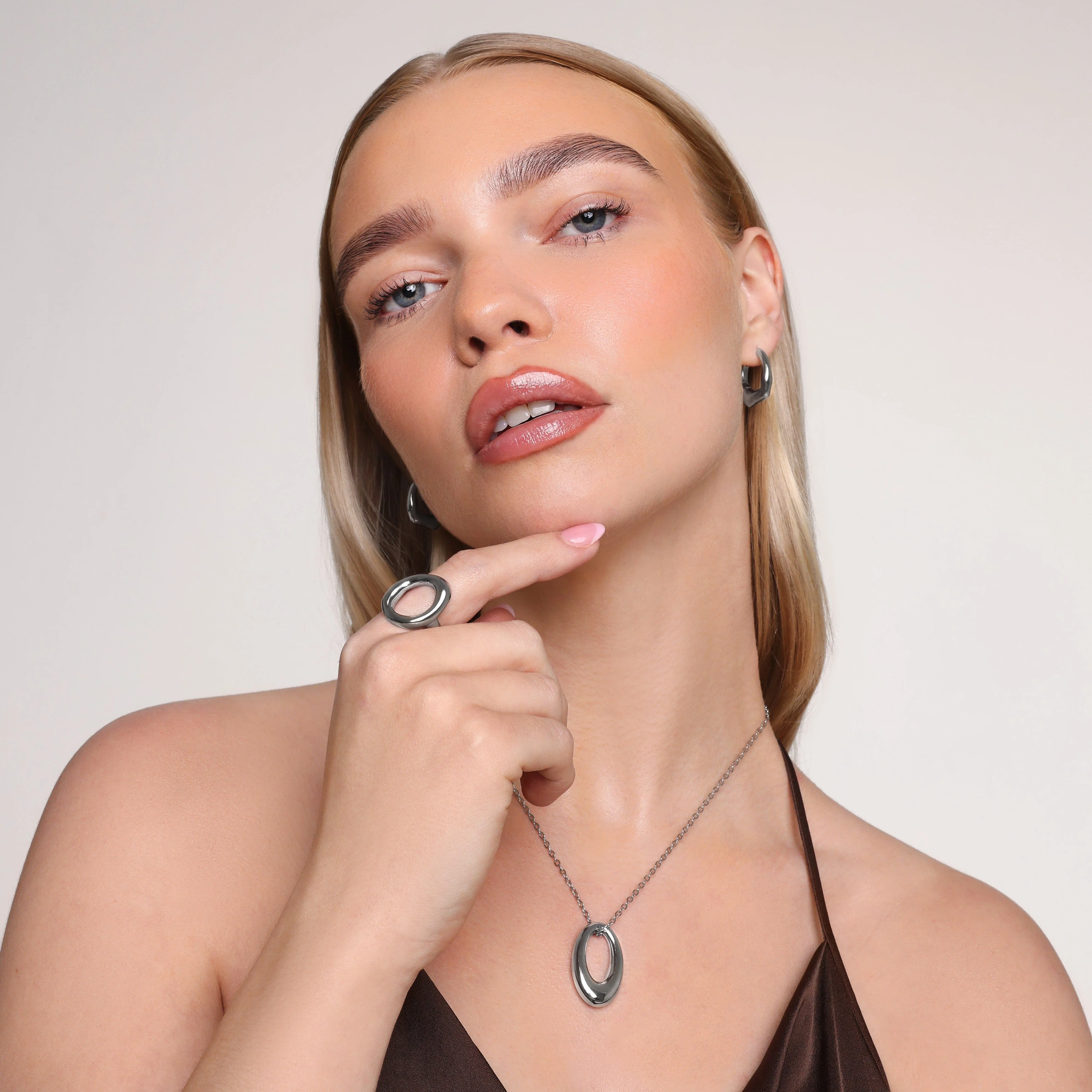 Wonder Hoop Earrings - Image 5